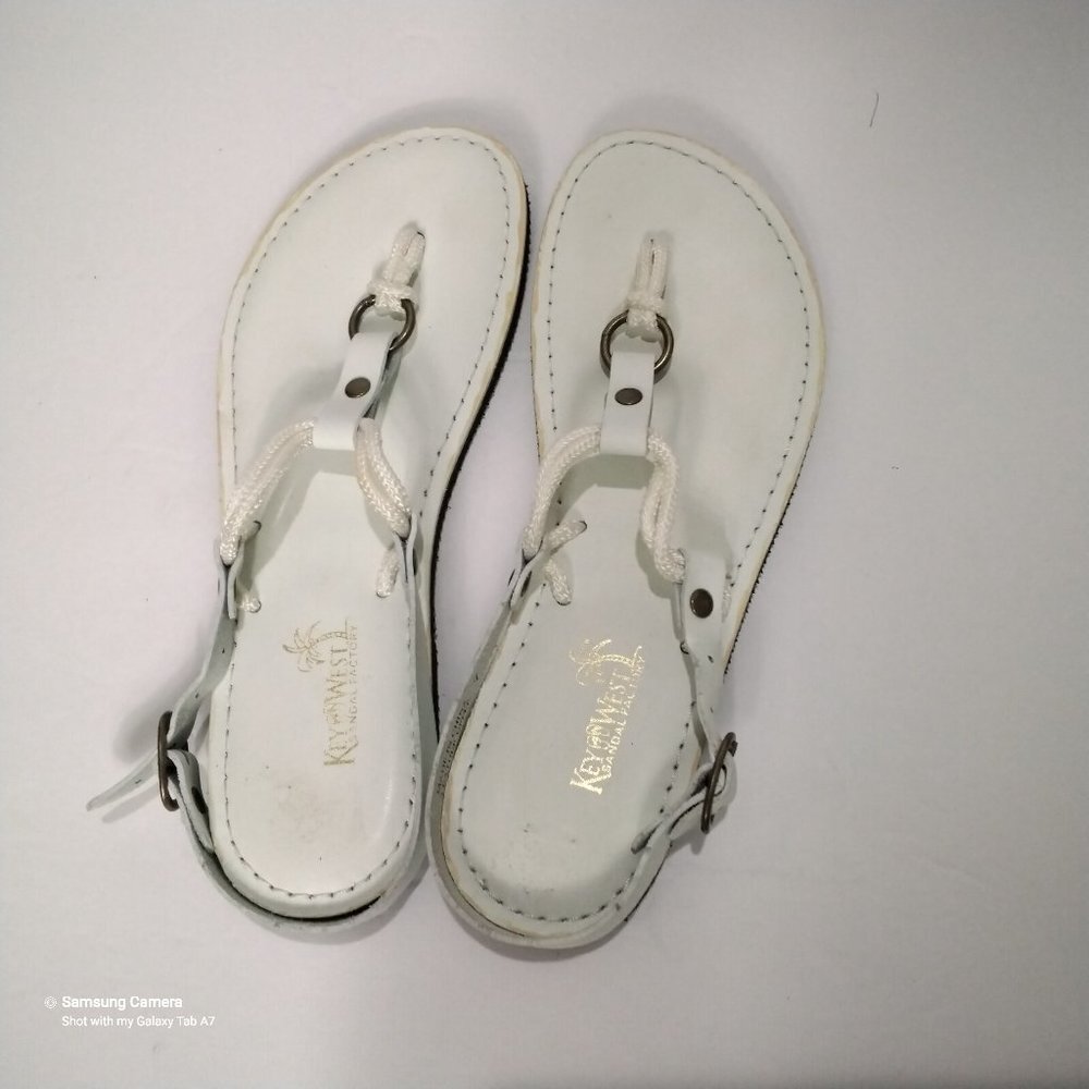 Cordones Key West Foam Footbed White Leather Upper Handsewn Sandals NIB Size 7